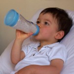 Leche materna debe complementarse con leche de formula